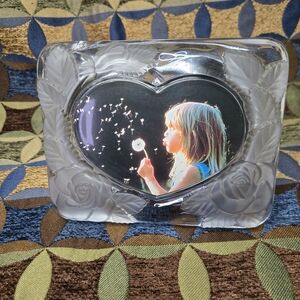 Heart-Shaped Glass Photo Frame with Rose & Leaf Design